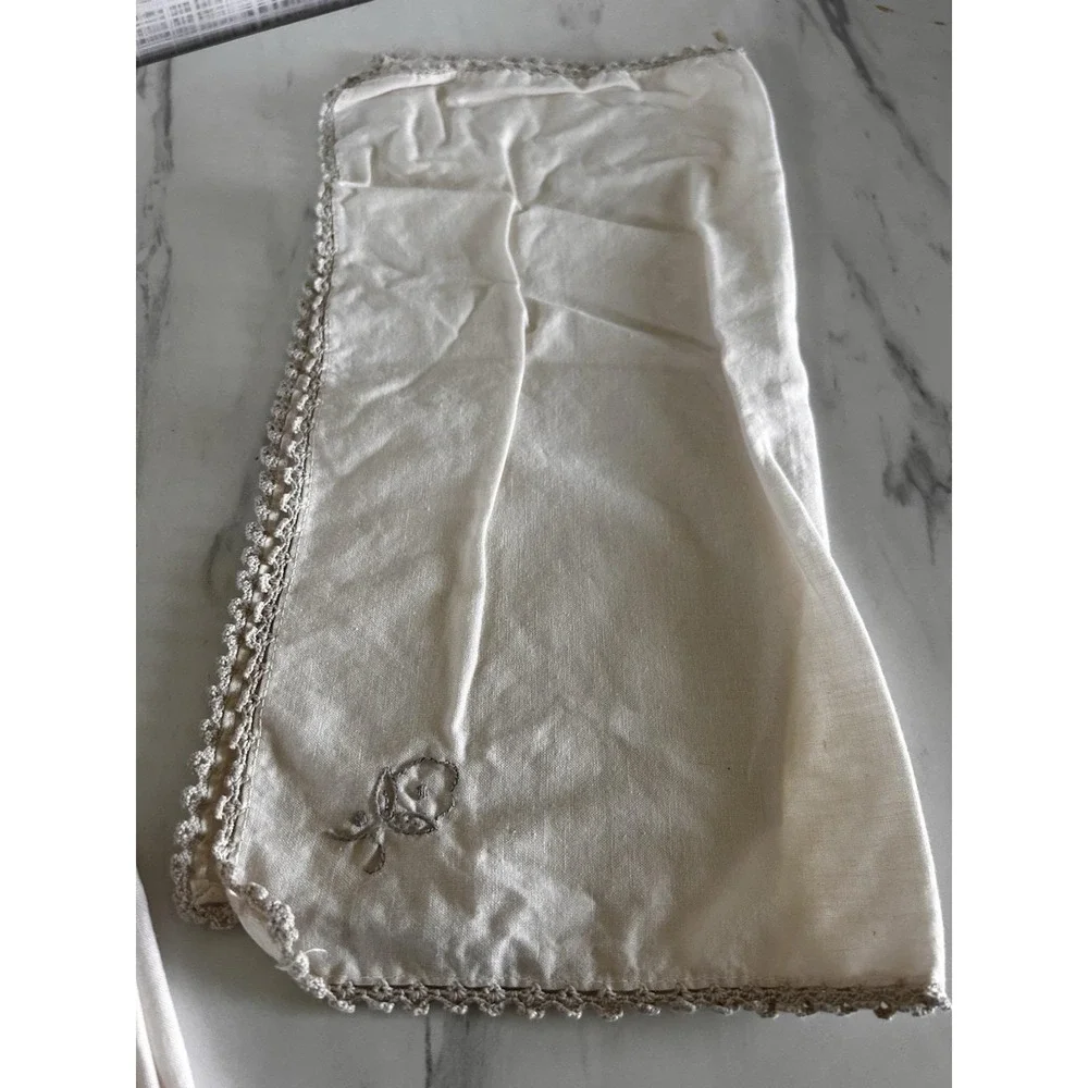Vintage Table Napkins Ivory /Tan Embroidered Flower Lace Trim 16